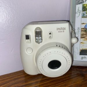 White Polaroid Mini Film Camera